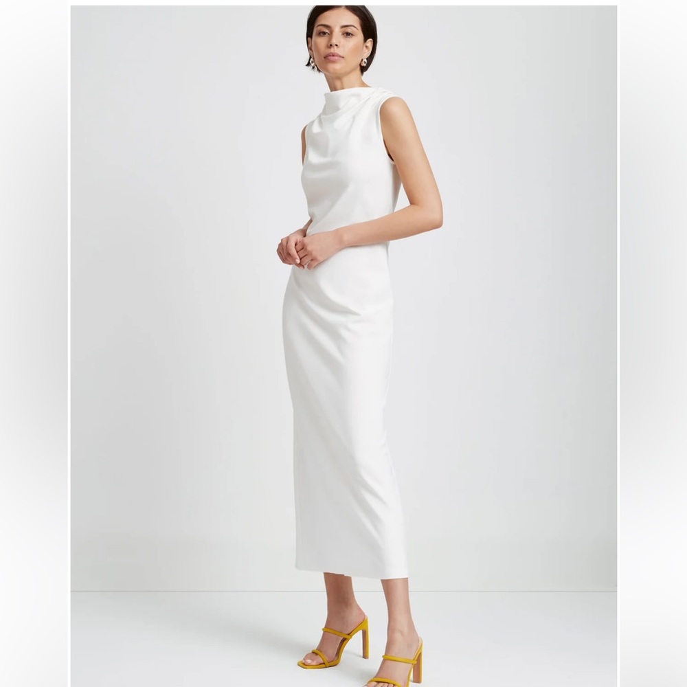 Elegant White Sleeveless Dress
